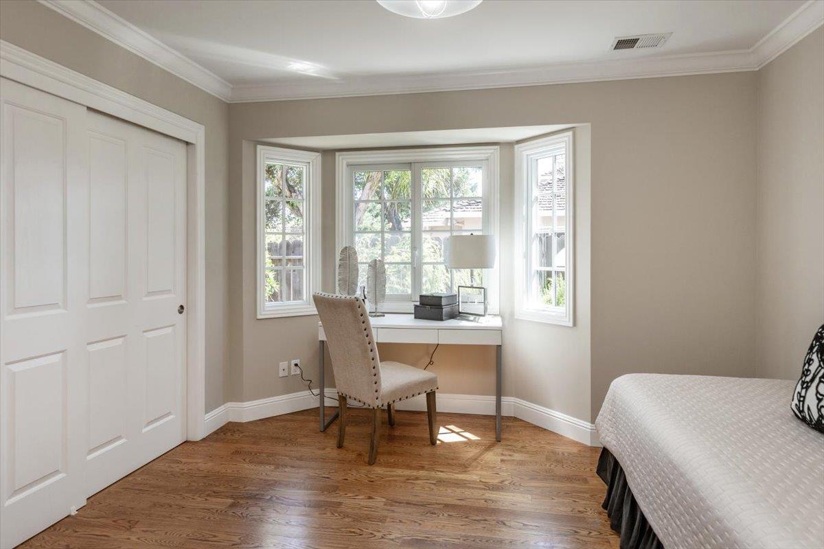 Detail Gallery Image 25 of 37 For 32 N El Monte Ave, Los Altos,  CA 94022 - 4 Beds | 3/1 Baths