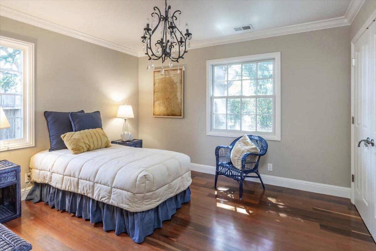 Detail Gallery Image 27 of 37 For 32 N El Monte Ave, Los Altos,  CA 94022 - 4 Beds | 3/1 Baths