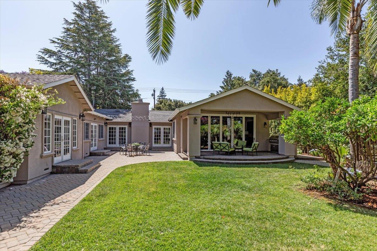 Detail Gallery Image 28 of 37 For 32 N El Monte Ave, Los Altos,  CA 94022 - 4 Beds | 3/1 Baths