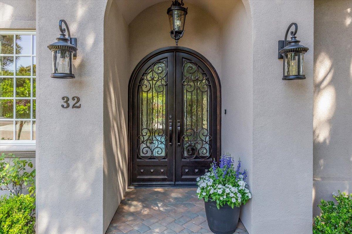 Detail Gallery Image 3 of 37 For 32 N El Monte Ave, Los Altos,  CA 94022 - 4 Beds | 3/1 Baths