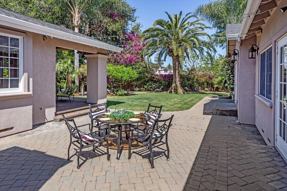 Detail Gallery Image 30 of 37 For 32 N El Monte Ave, Los Altos,  CA 94022 - 4 Beds | 3/1 Baths