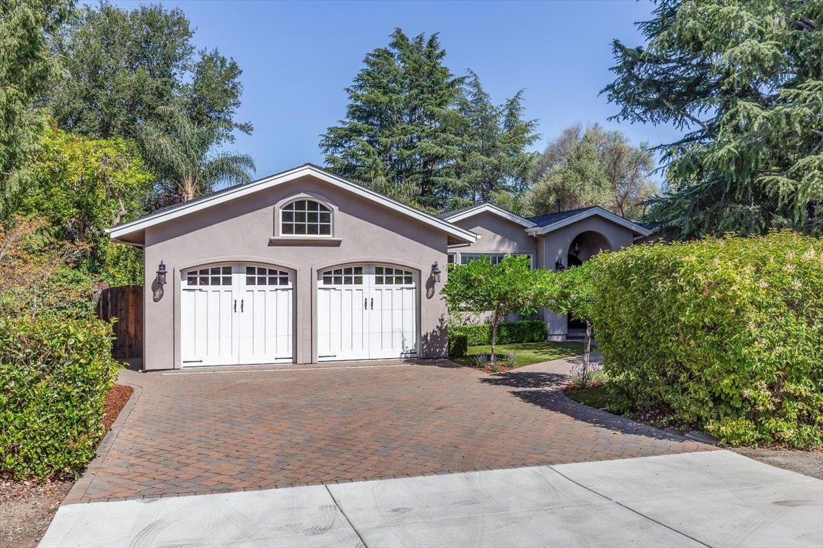 Detail Gallery Image 5 of 37 For 32 N El Monte Ave, Los Altos,  CA 94022 - 4 Beds | 3/1 Baths