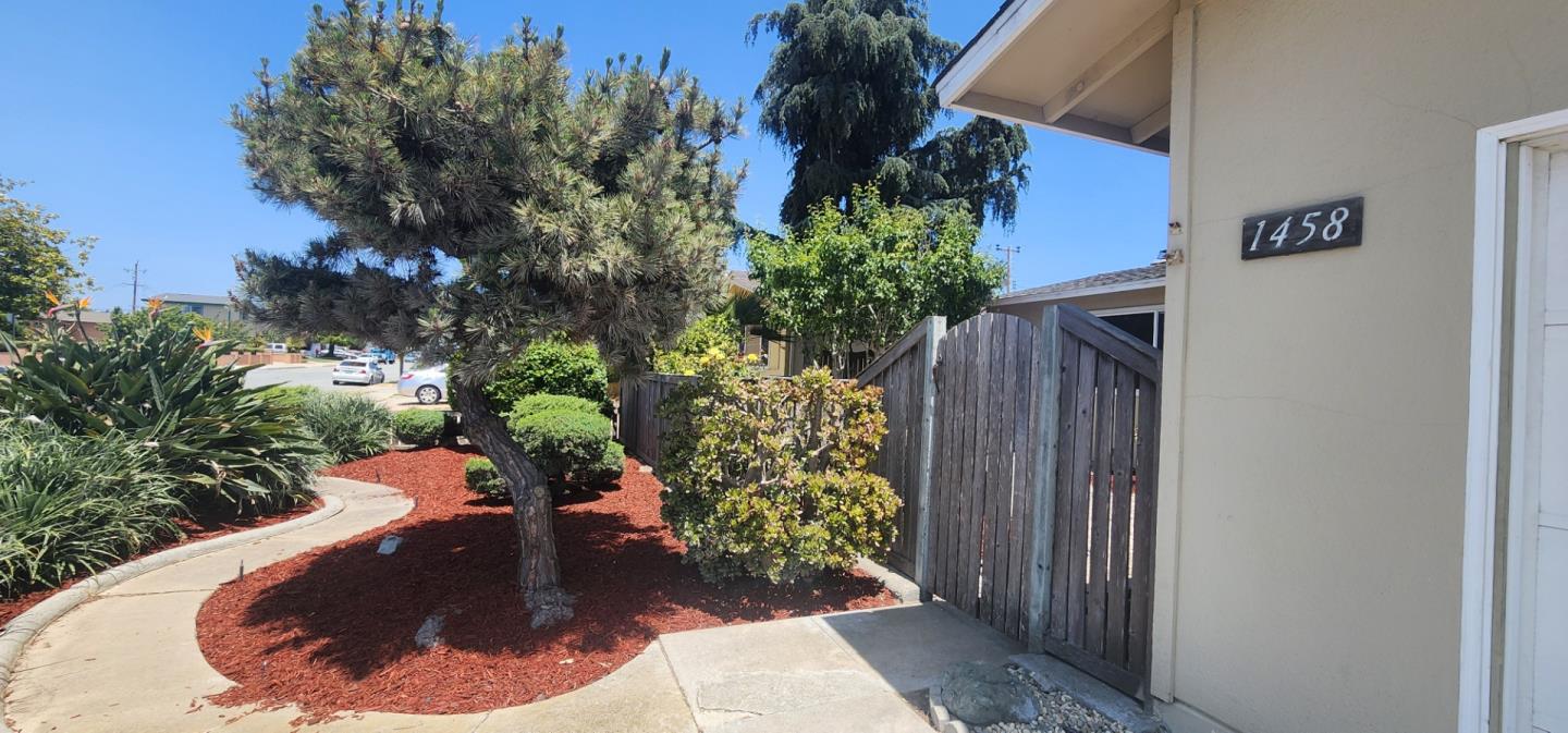 Detail Gallery Image 4 of 16 For 1458 Adams St, Salinas,  CA 93906 - 3 Beds | 2 Baths