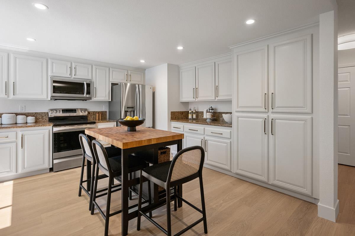 Detail Gallery Image 10 of 19 For 35 Denali Dr, San Mateo,  CA 94403 - 3 Beds | 2/1 Baths