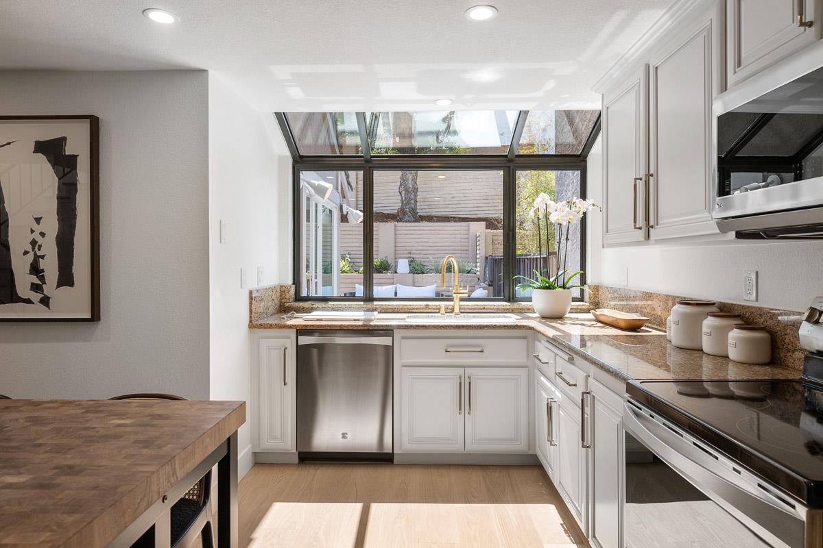 Detail Gallery Image 8 of 19 For 35 Denali Dr, San Mateo,  CA 94403 - 3 Beds | 2/1 Baths