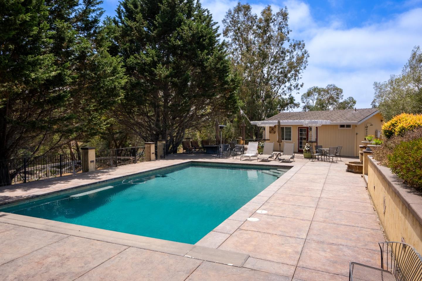 Detail Gallery Image 19 of 71 For 3225 Hillman Ln, Royal Oaks,  CA 95076 - 2 Beds | 2 Baths
