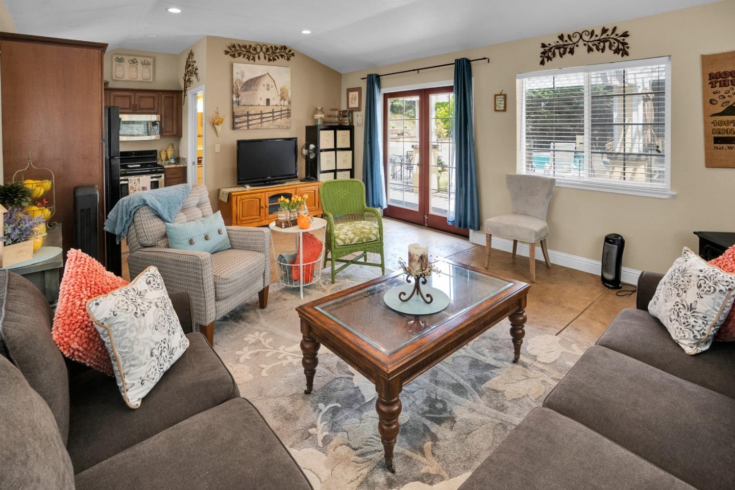 Detail Gallery Image 25 of 71 For 3225 Hillman Ln, Royal Oaks,  CA 95076 - 2 Beds | 2 Baths