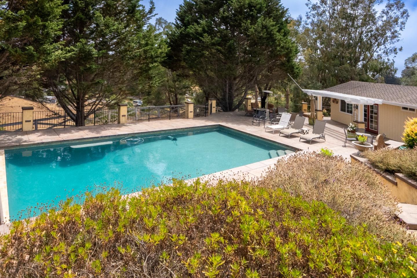 Detail Gallery Image 32 of 71 For 3225 Hillman Ln, Royal Oaks,  CA 95076 - 2 Beds | 2 Baths