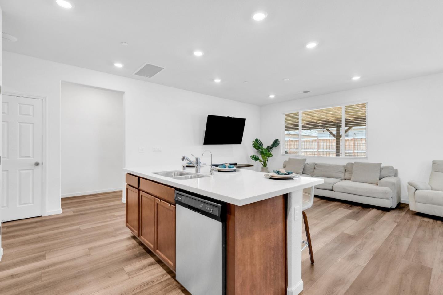 Detail Gallery Image 13 of 36 For 673 Dorset Dr, Patterson,  CA 95363 - 3 Beds | 2 Baths