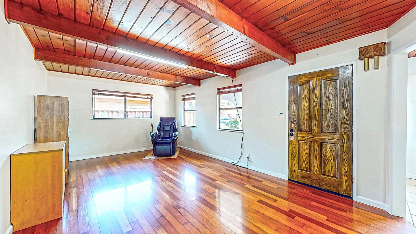 Detail Gallery Image 5 of 33 For 10321 Ashdale Dr, San Jose,  CA 95127 - 3 Beds | 2 Baths