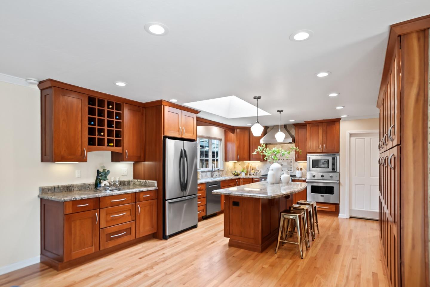 Detail Gallery Image 10 of 33 For 5043 Maitland Dr, San Jose,  CA 95124 - 4 Beds | 2 Baths