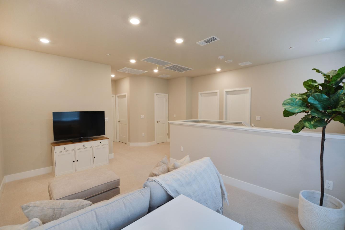 Detail Gallery Image 11 of 23 For 813 Big Range Way, Rocklin,  CA 95765 - 4 Beds | 3 Baths