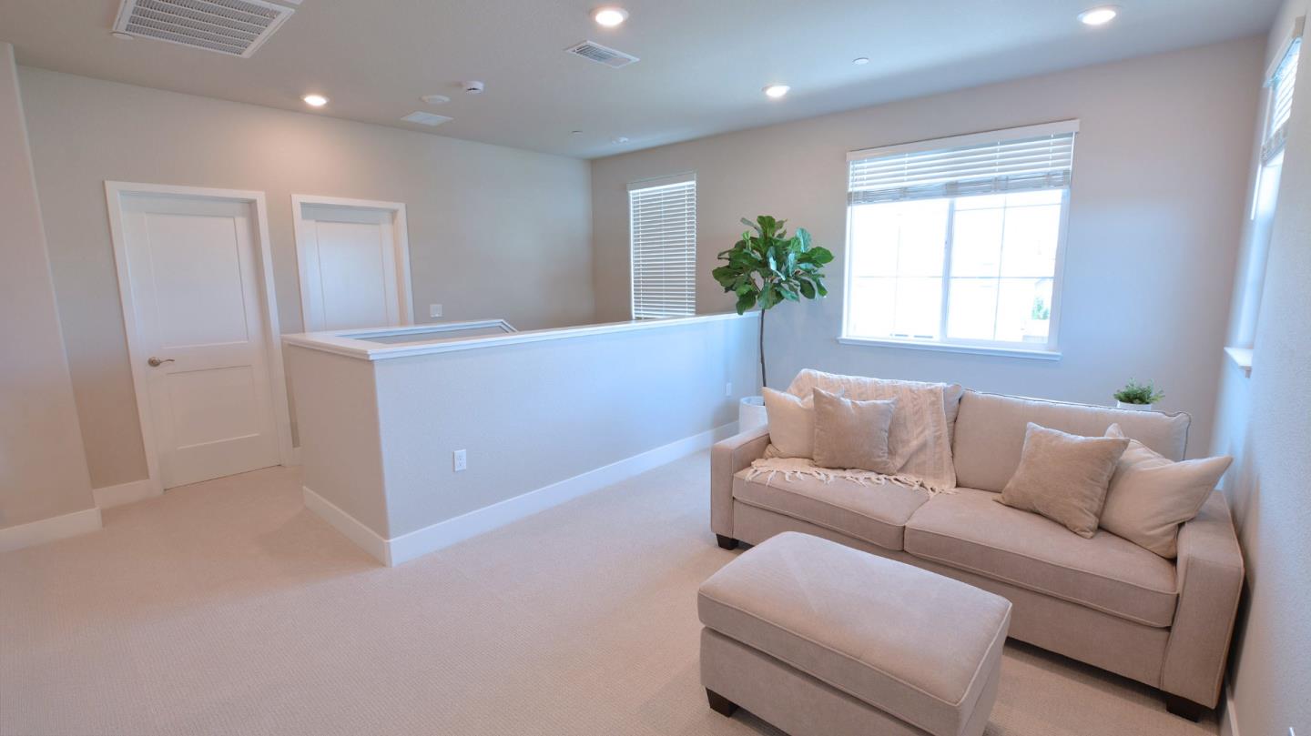 Detail Gallery Image 14 of 23 For 813 Big Range Way, Rocklin,  CA 95765 - 4 Beds | 3 Baths