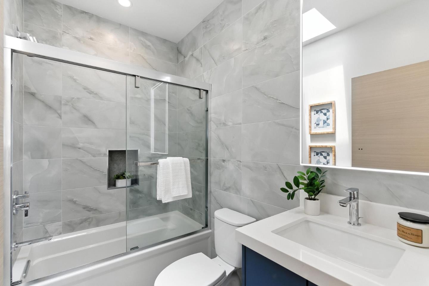 Detail Gallery Image 45 of 74 For 1815 18th Ave, San Francisco,  CA 94122 - 3 Beds | 3/1 Baths