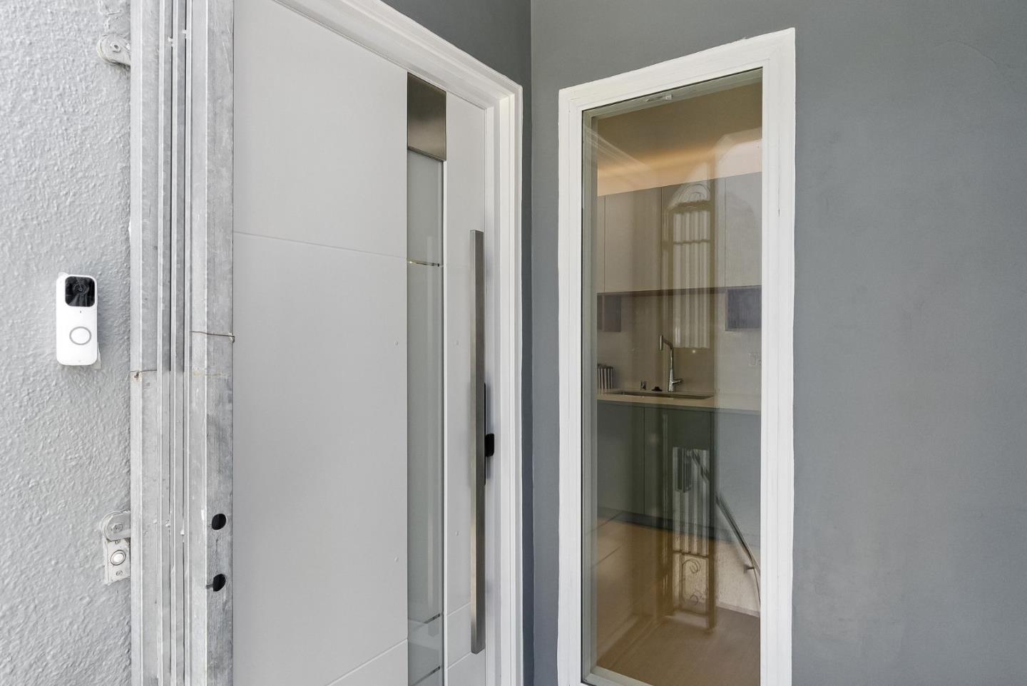 Detail Gallery Image 6 of 74 For 1815 18th Ave, San Francisco,  CA 94122 - 3 Beds | 3/1 Baths