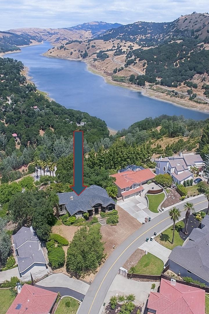 Detail Gallery Image 12 of 23 For 15860 Jackson Oaks Dr, Morgan Hill,  CA 95037 - 6 Beds | 6/1 Baths