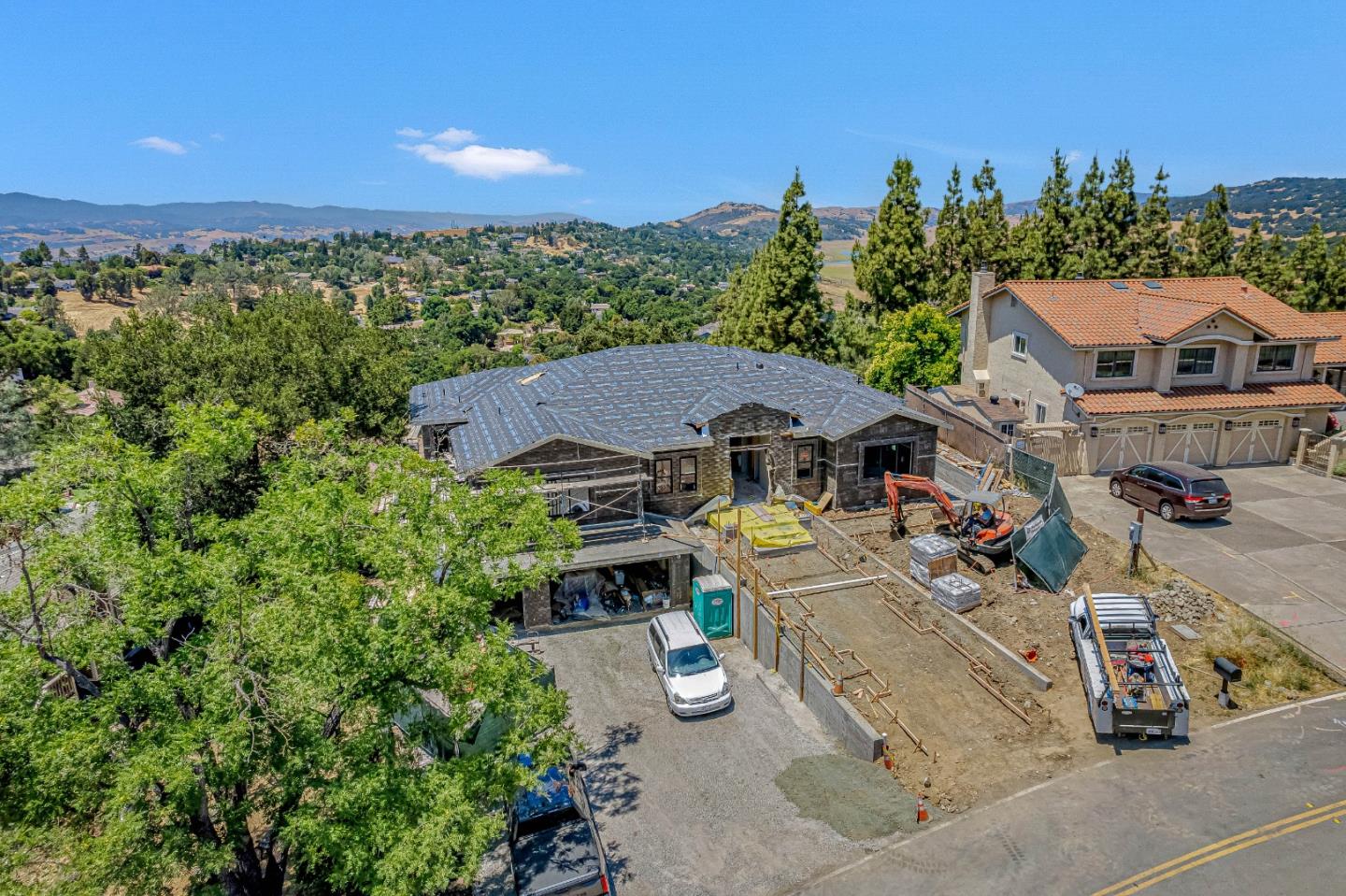 Detail Gallery Image 16 of 23 For 15860 Jackson Oaks Dr, Morgan Hill,  CA 95037 - 6 Beds | 6/1 Baths