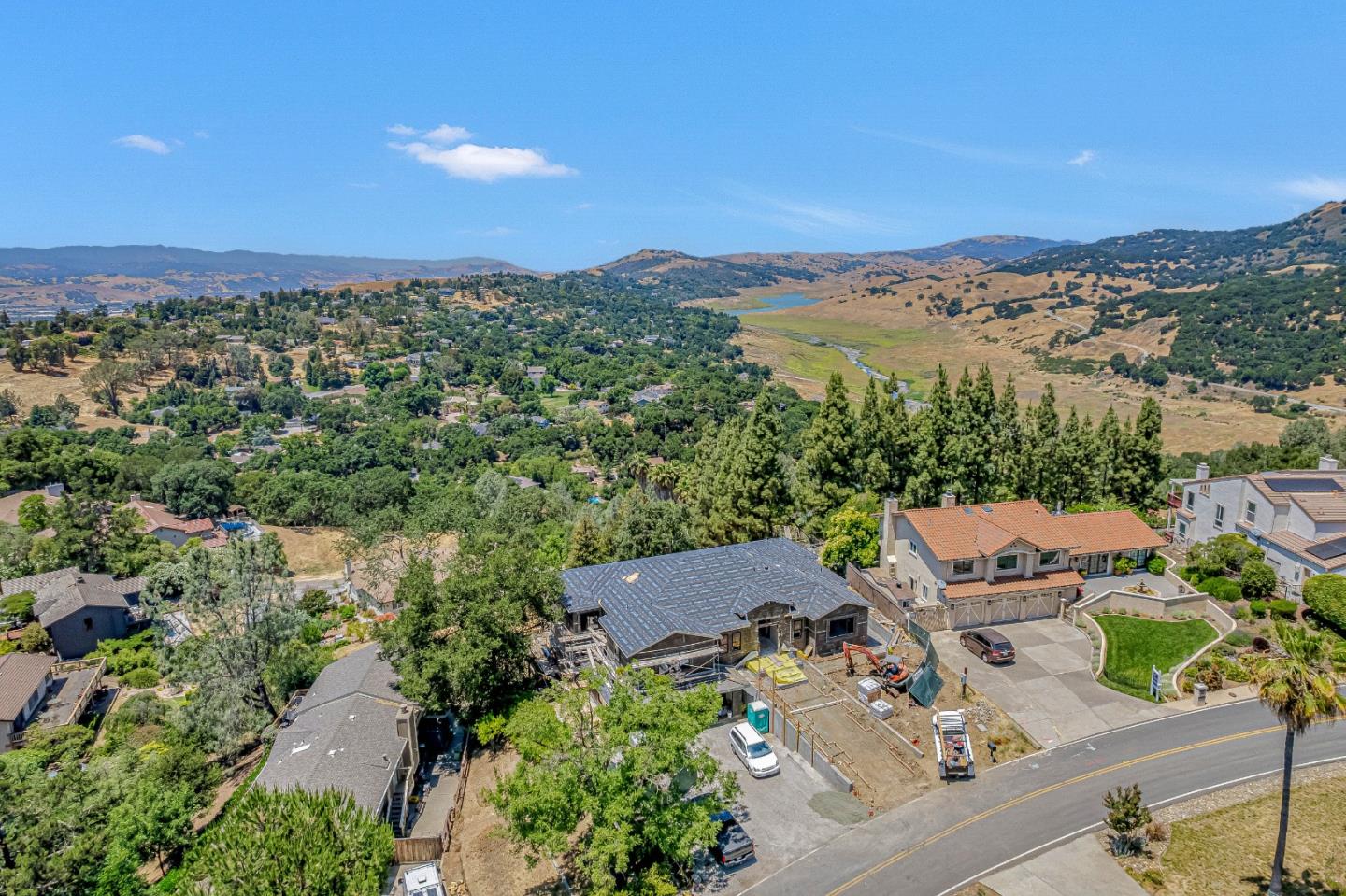 Detail Gallery Image 18 of 23 For 15860 Jackson Oaks Dr, Morgan Hill,  CA 95037 - 6 Beds | 6/1 Baths