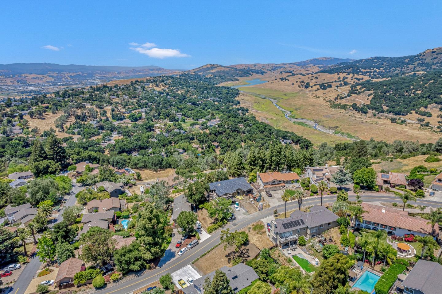 Detail Gallery Image 20 of 23 For 15860 Jackson Oaks Dr, Morgan Hill,  CA 95037 - 6 Beds | 6/1 Baths
