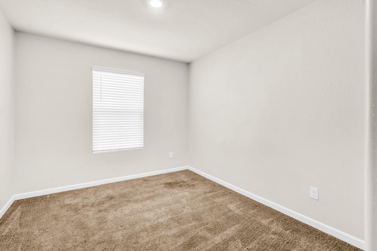 Detail Gallery Image 16 of 28 For 274 White Rim Ct, Merced,  CA 95341 - 4 Beds | 3 Baths