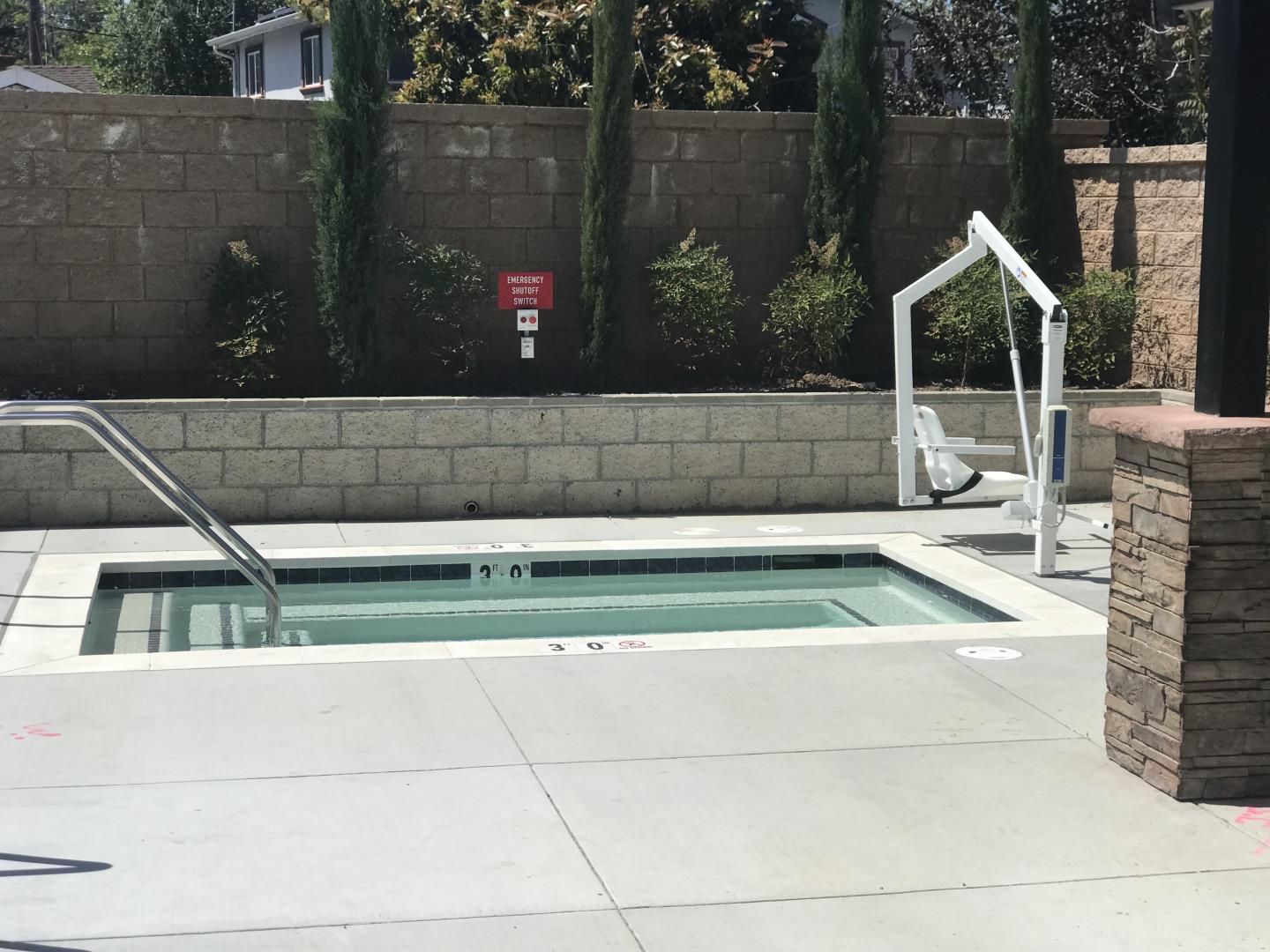 Detail Gallery Image 4 of 21 For 1853 Almaden Rd #106,  San Jose,  CA 95125 - 2 Beds | 2 Baths