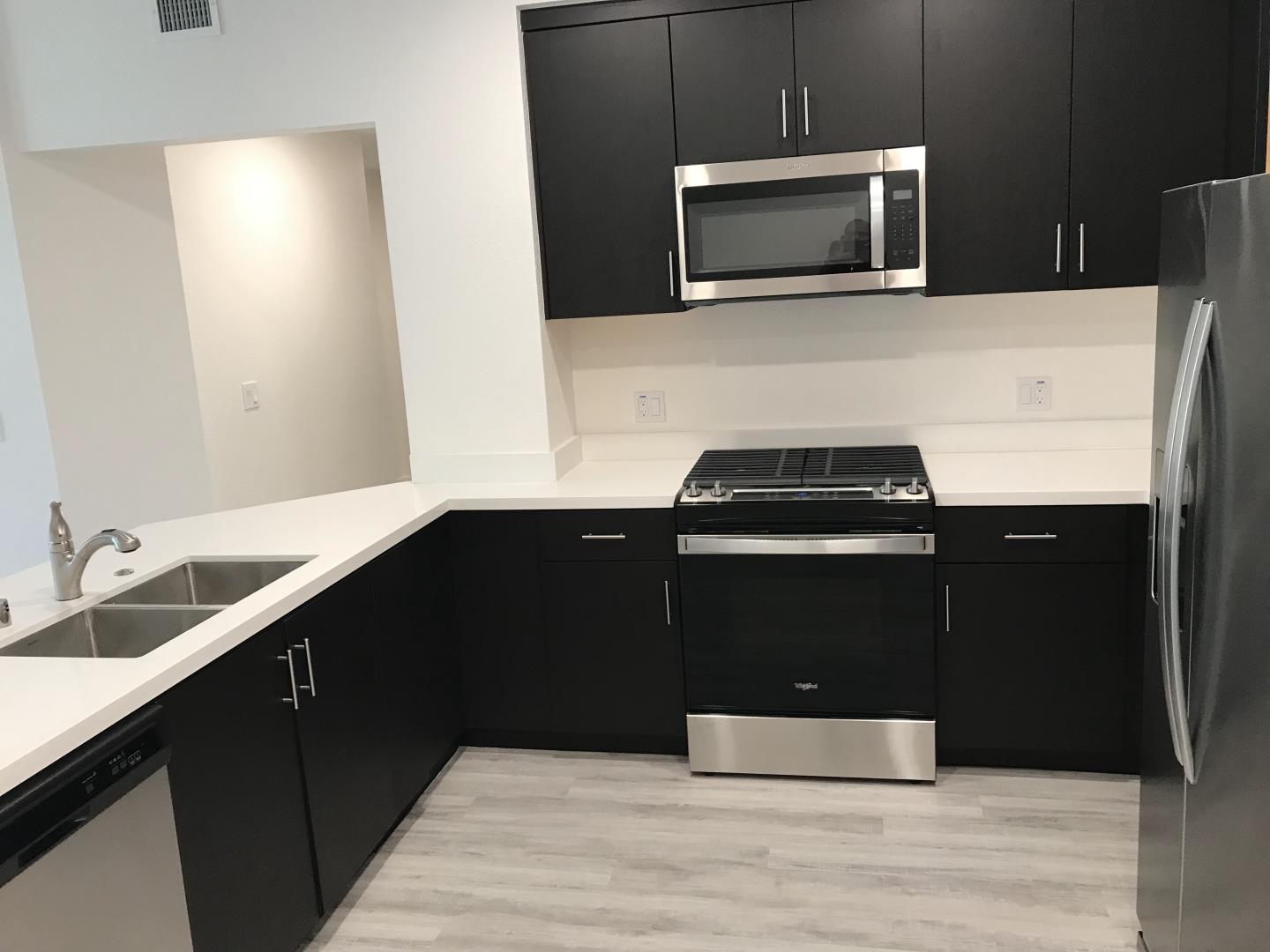 Detail Gallery Image 7 of 21 For 1853 Almaden Rd #106,  San Jose,  CA 95125 - 2 Beds | 2 Baths