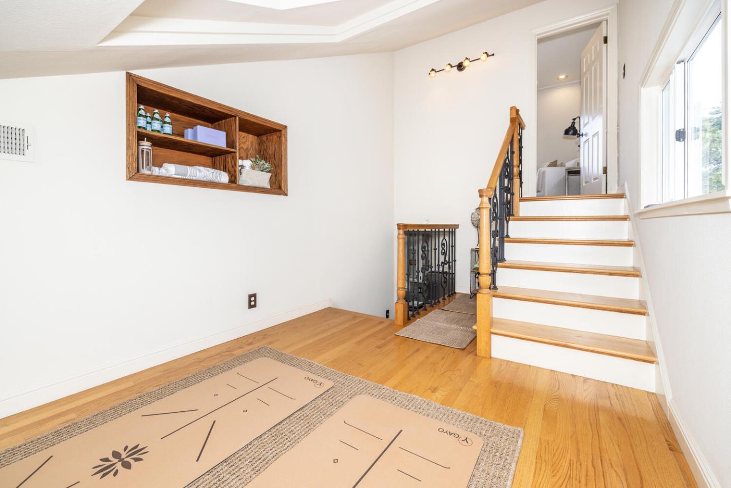 Detail Gallery Image 12 of 38 For 409 Cherry Ave, San Bruno,  CA 94066 - 3 Beds | 3 Baths