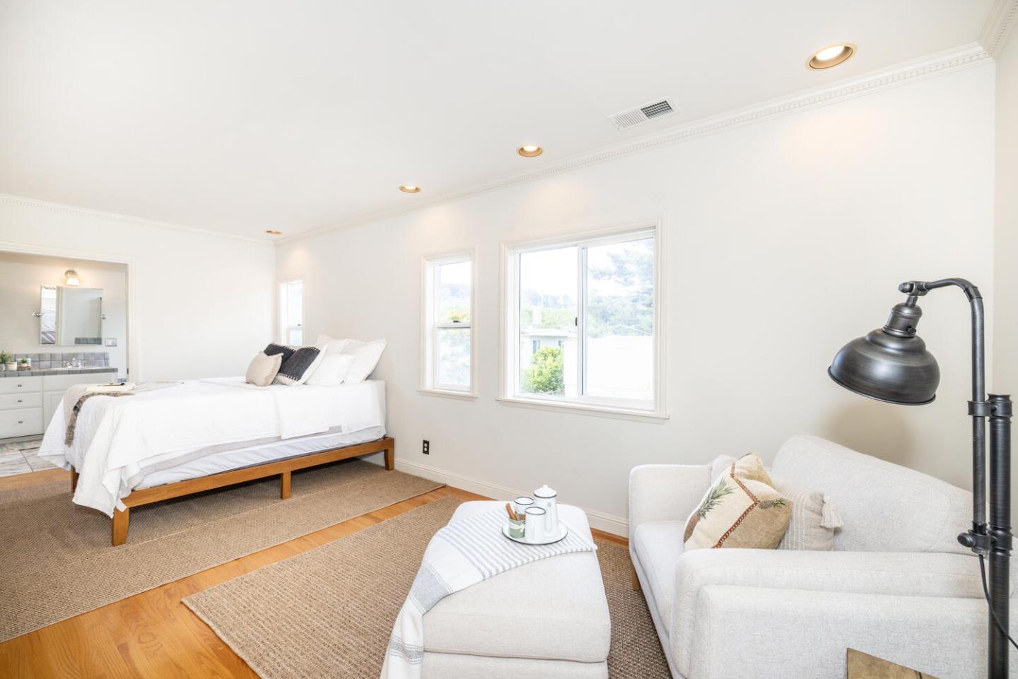 Detail Gallery Image 13 of 38 For 409 Cherry Ave, San Bruno,  CA 94066 - 3 Beds | 3 Baths