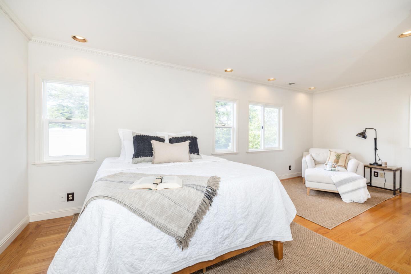 Detail Gallery Image 14 of 38 For 409 Cherry Ave, San Bruno,  CA 94066 - 3 Beds | 3 Baths