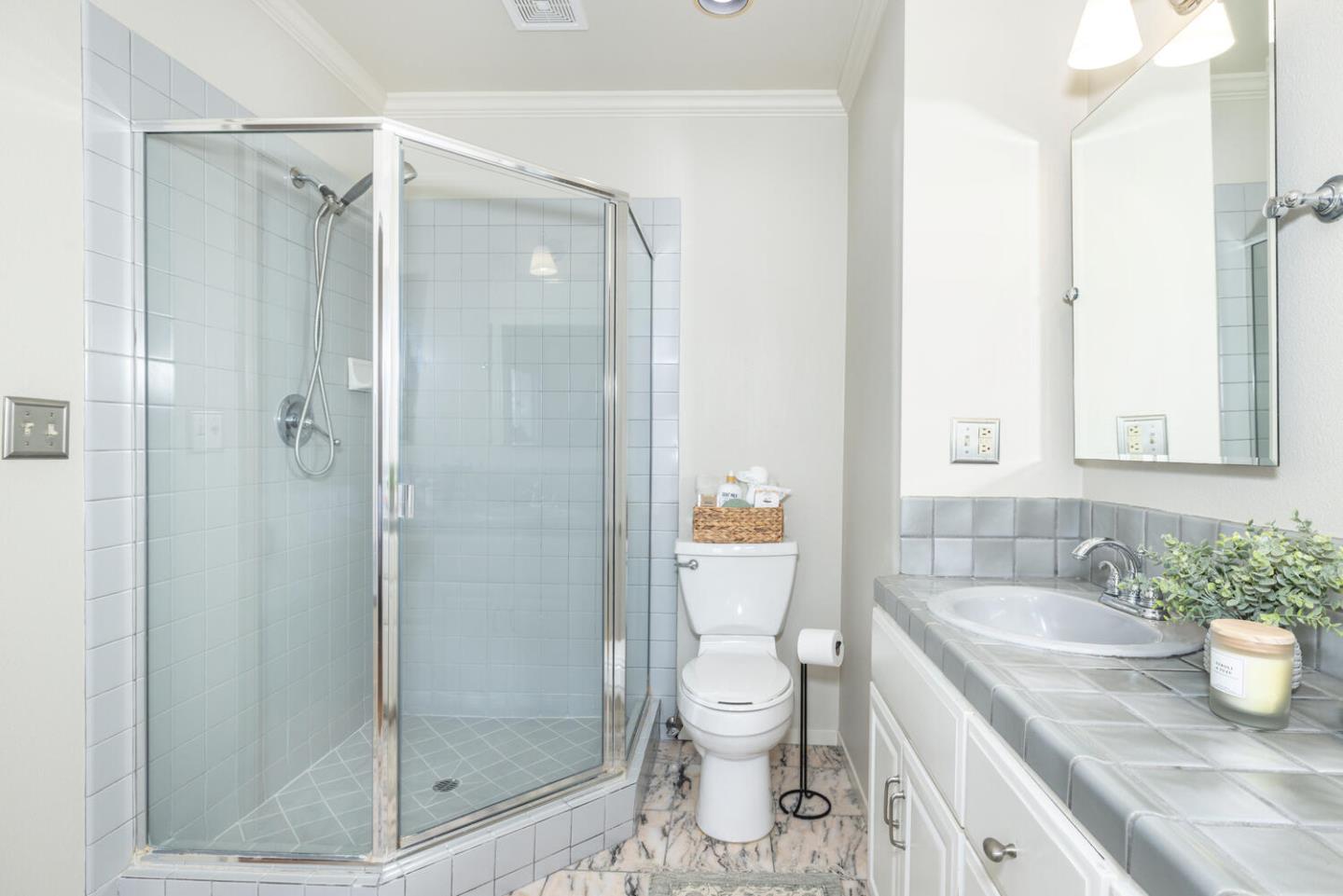 Detail Gallery Image 18 of 38 For 409 Cherry Ave, San Bruno,  CA 94066 - 3 Beds | 3 Baths