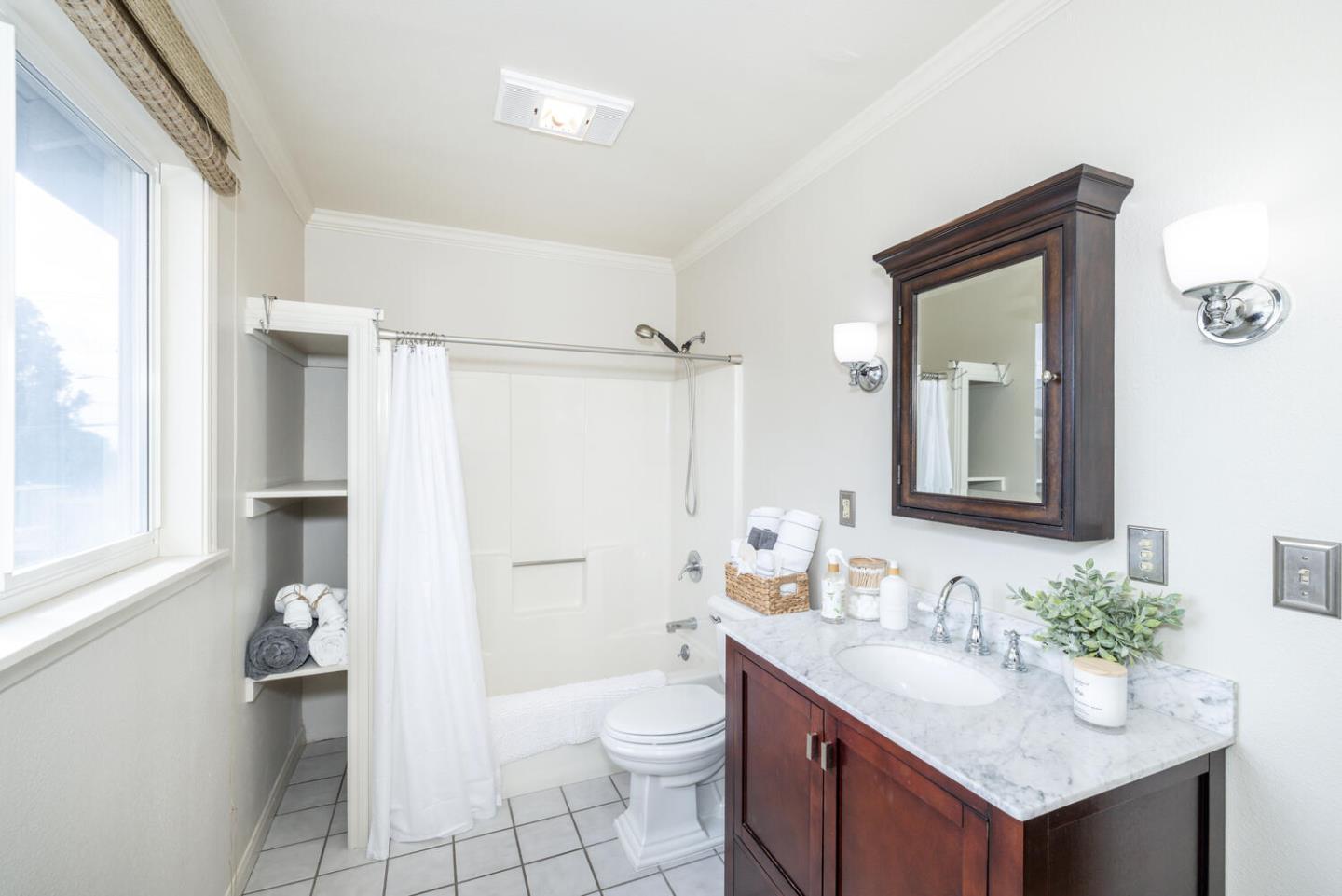 Detail Gallery Image 21 of 38 For 409 Cherry Ave, San Bruno,  CA 94066 - 3 Beds | 3 Baths