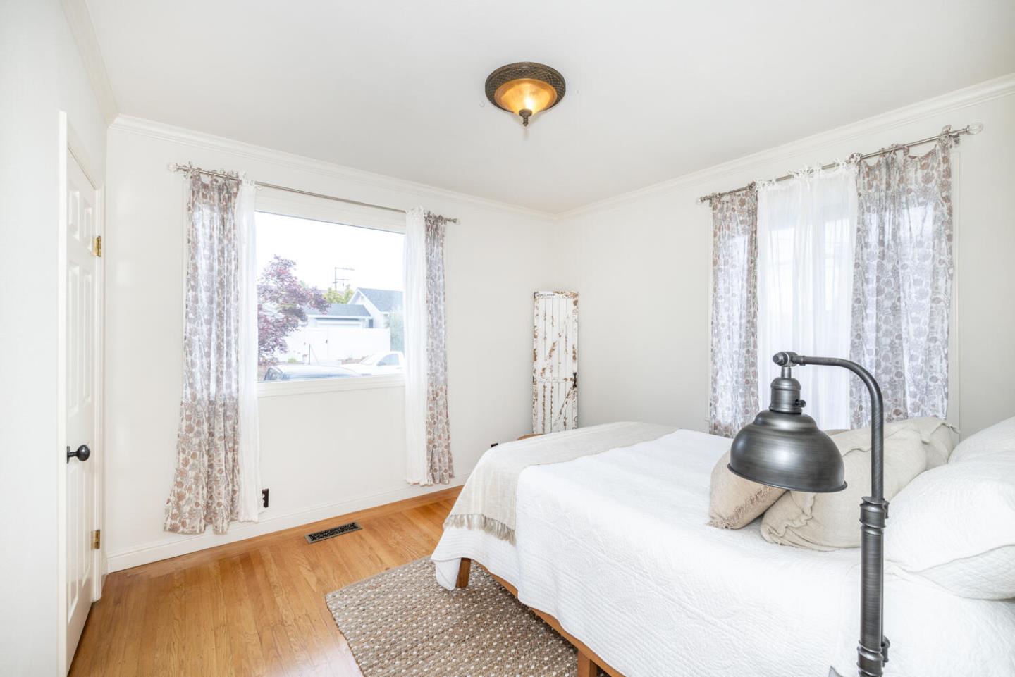 Detail Gallery Image 22 of 38 For 409 Cherry Ave, San Bruno,  CA 94066 - 3 Beds | 3 Baths