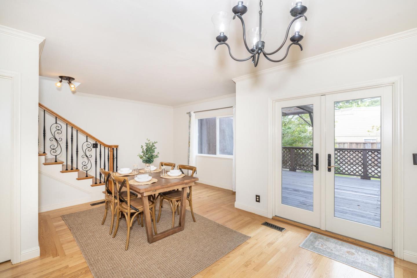 Detail Gallery Image 5 of 38 For 409 Cherry Ave, San Bruno,  CA 94066 - 3 Beds | 3 Baths