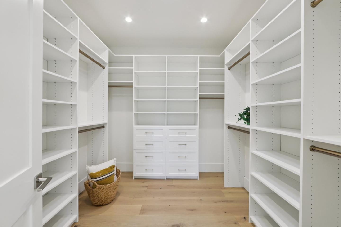 Detail Gallery Image 28 of 51 For 888 Pine Ave, San Jose,  CA 95125 - 5 Beds | 4 Baths