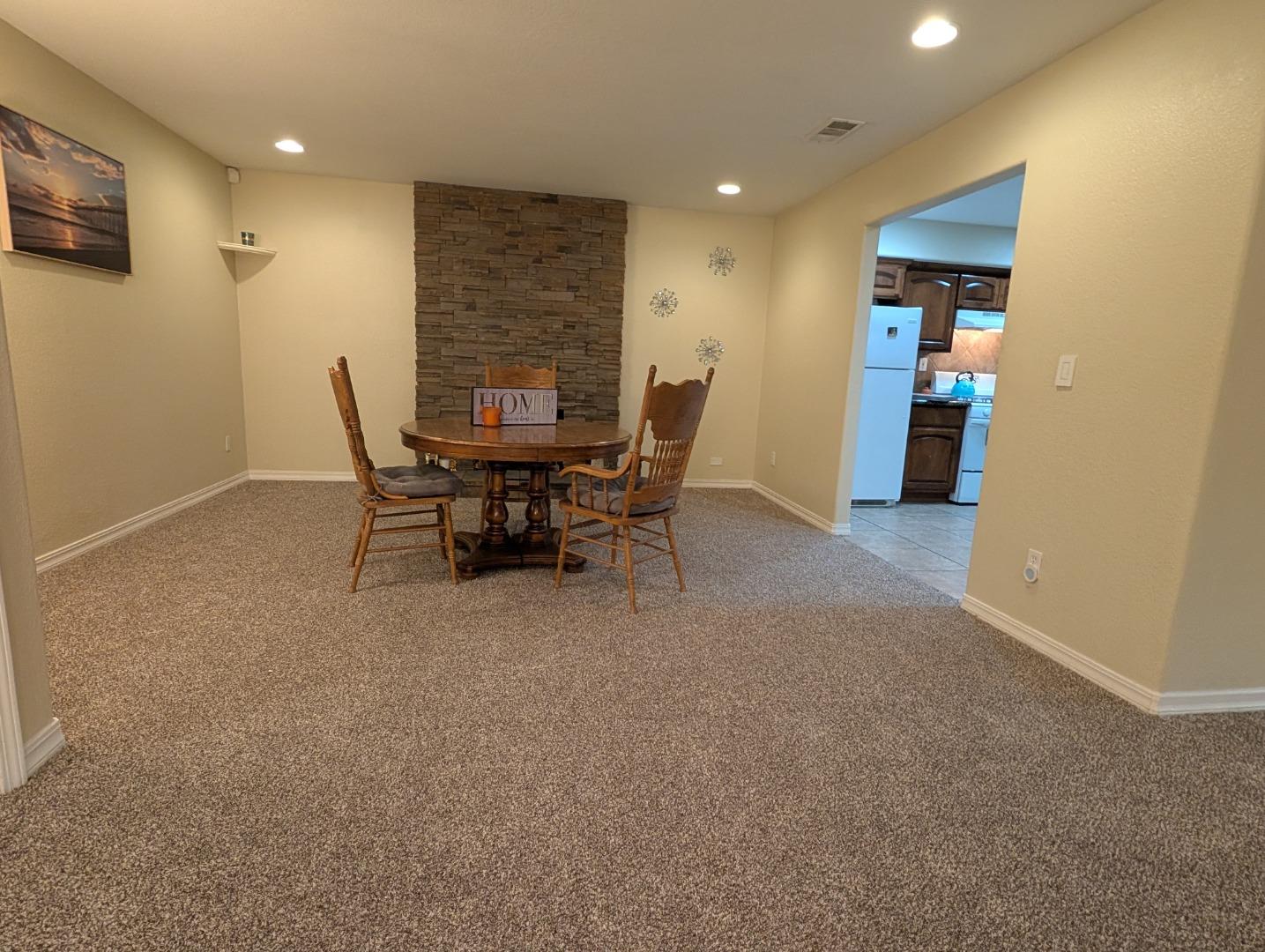 Detail Gallery Image 3 of 13 For 3806 Round Valley Cir, Stockton,  CA 95207 - 4 Beds | 2 Baths