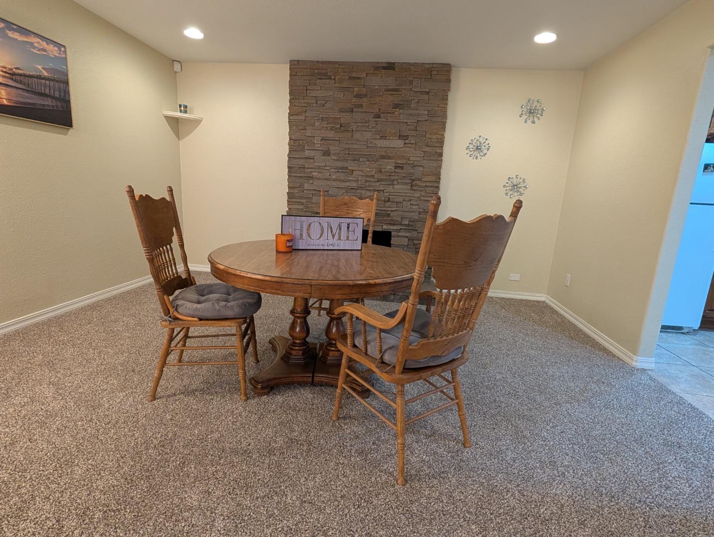 Detail Gallery Image 4 of 13 For 3806 Round Valley Cir, Stockton,  CA 95207 - 4 Beds | 2 Baths