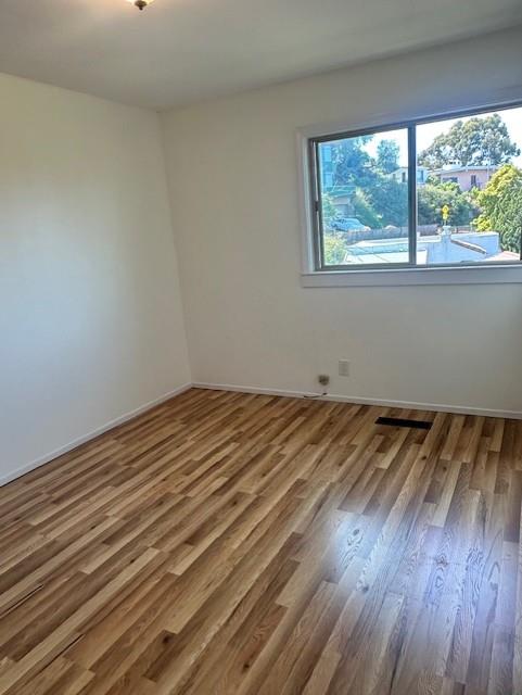 Detail Gallery Image 20 of 27 For 253 Humboldt Rd, Brisbane,  CA 94005 - 2 Beds | 1 Baths