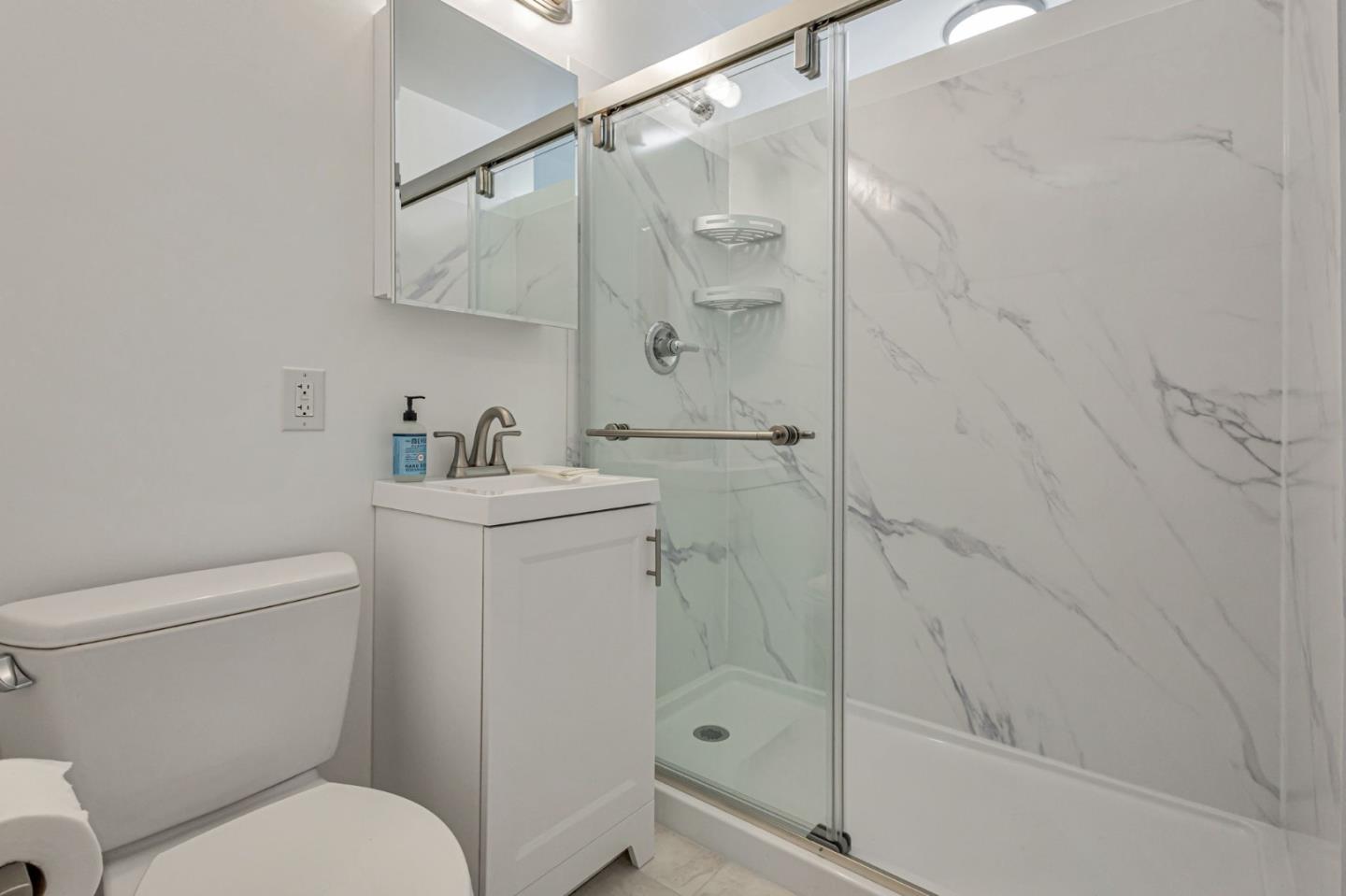 Detail Gallery Image 23 of 27 For 253 Humboldt Rd, Brisbane,  CA 94005 - 2 Beds | 1 Baths