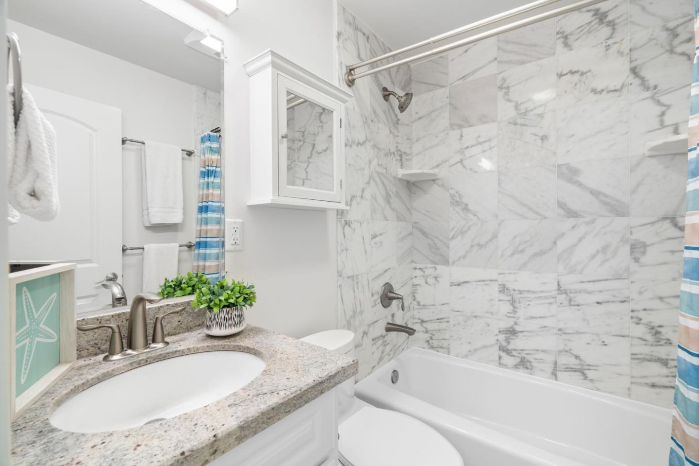 Detail Gallery Image 13 of 45 For 3 Pelican Pt, Watsonville,  CA 95076 - 3 Beds | 2 Baths