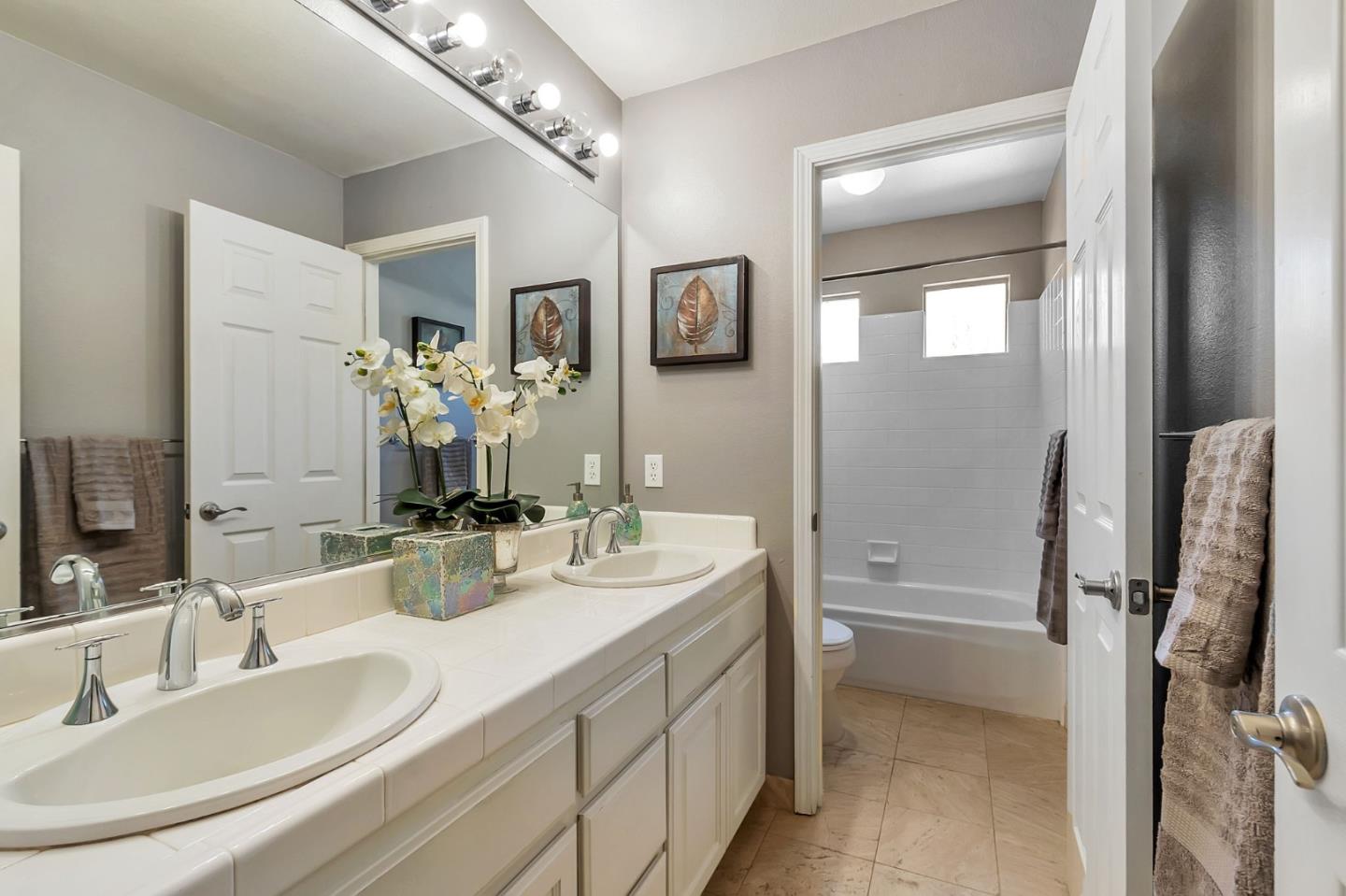 Detail Gallery Image 18 of 38 For 4793 Tuscany Cir, San Jose,  CA 95135 - 5 Beds | 3 Baths
