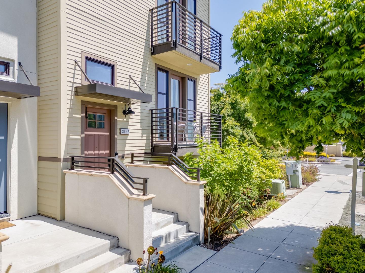 Detail Gallery Image 3 of 52 For 3057 Baze Rd, San Mateo,  CA 94403 - 4 Beds | 3/1 Baths