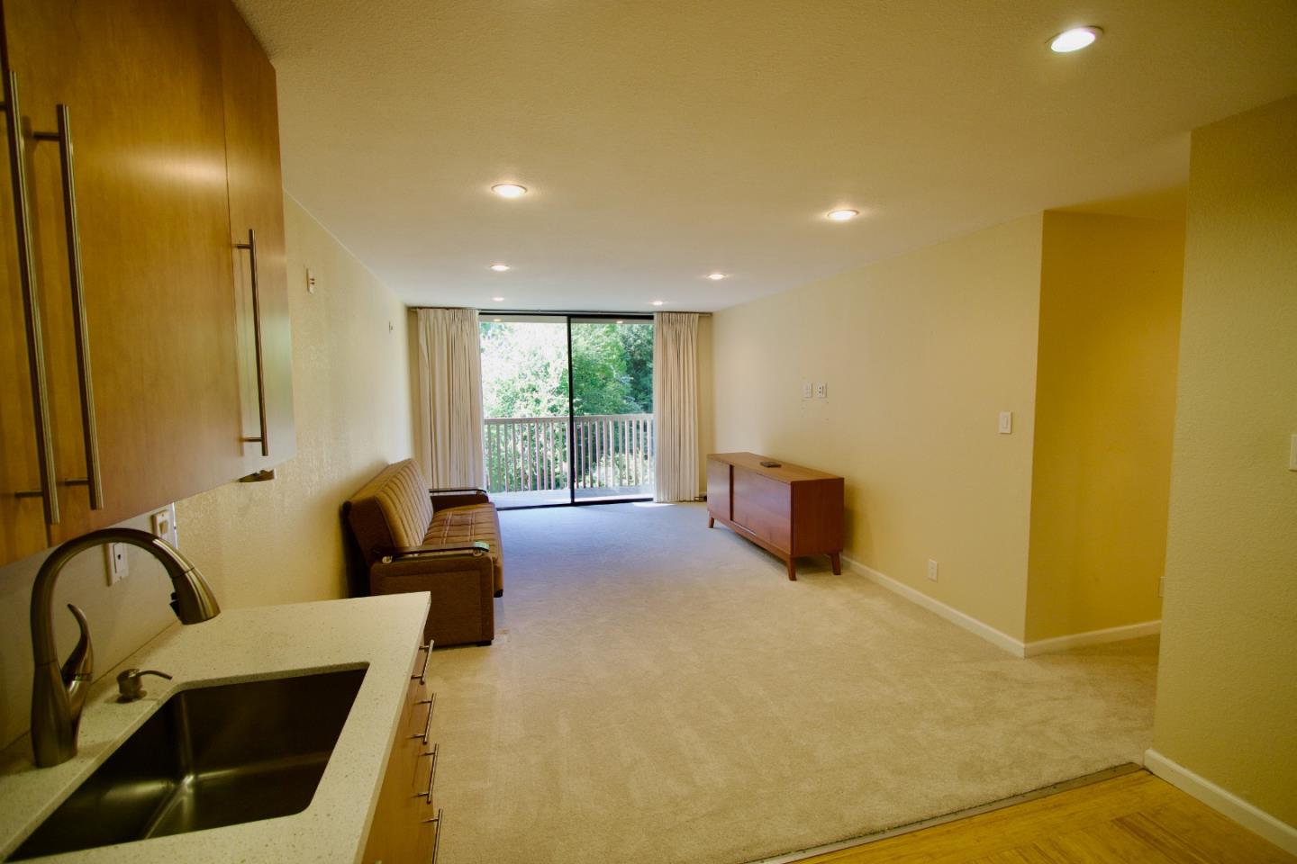 Detail Gallery Image 11 of 42 For 7203 Shelter Creek Ln, San Bruno,  CA 94066 - 1 Beds | 1 Baths