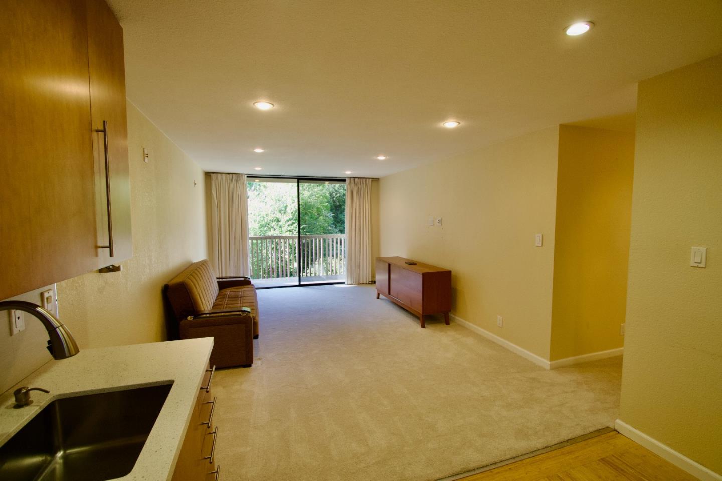 Detail Gallery Image 12 of 42 For 7203 Shelter Creek Ln, San Bruno,  CA 94066 - 1 Beds | 1 Baths