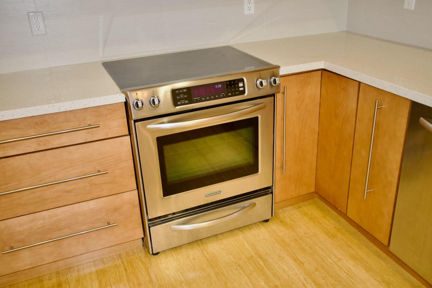 Detail Gallery Image 3 of 42 For 7203 Shelter Creek Ln, San Bruno,  CA 94066 - 1 Beds | 1 Baths