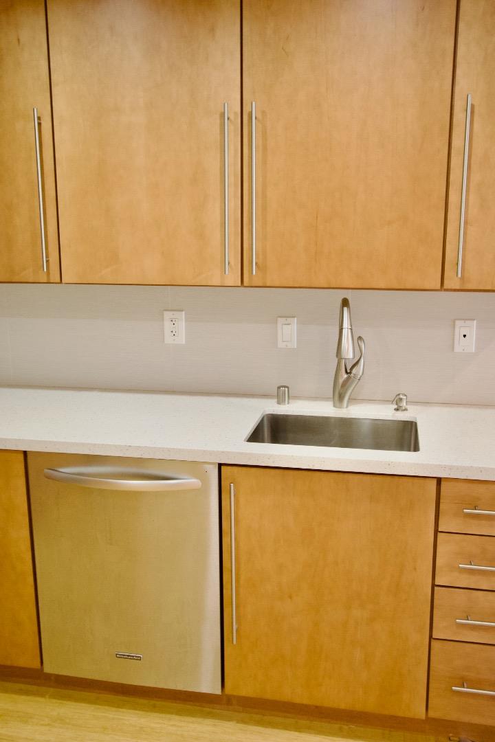 Detail Gallery Image 5 of 42 For 7203 Shelter Creek Ln, San Bruno,  CA 94066 - 1 Beds | 1 Baths