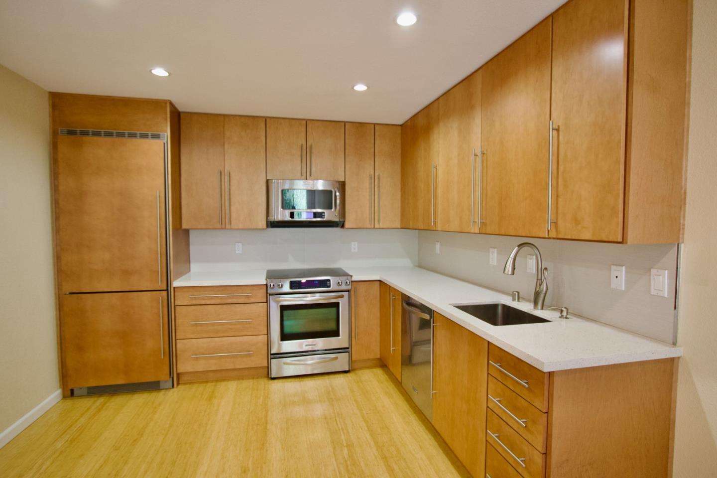 Detail Gallery Image 7 of 42 For 7203 Shelter Creek Ln, San Bruno,  CA 94066 - 1 Beds | 1 Baths