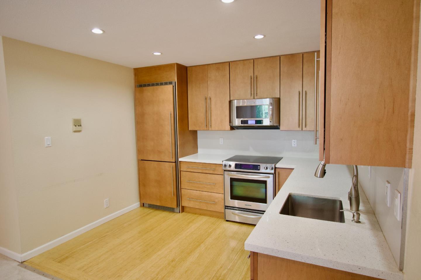Detail Gallery Image 9 of 42 For 7203 Shelter Creek Ln, San Bruno,  CA 94066 - 1 Beds | 1 Baths