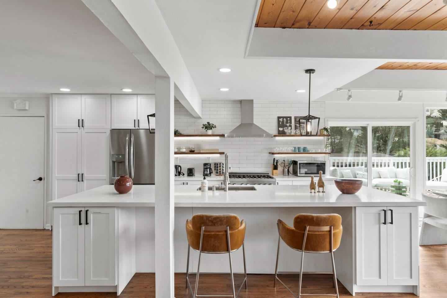 Detail Gallery Image 14 of 33 For 1 Sequoia Way, Pacifica,  CA 94044 - 4 Beds | 3 Baths