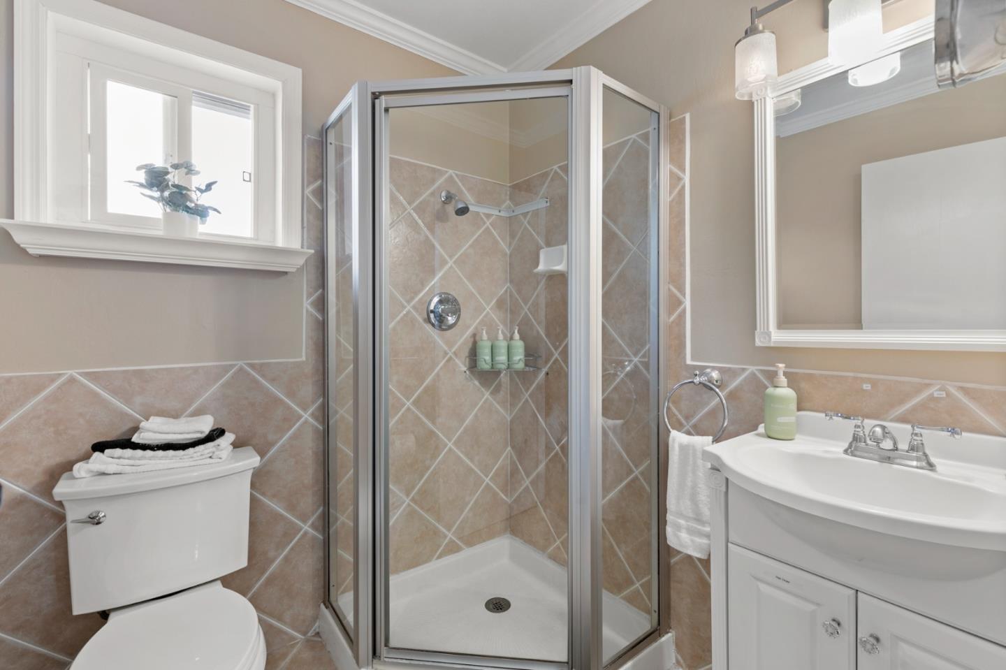 Detail Gallery Image 24 of 33 For 1 Sequoia Way, Pacifica,  CA 94044 - 4 Beds | 3 Baths
