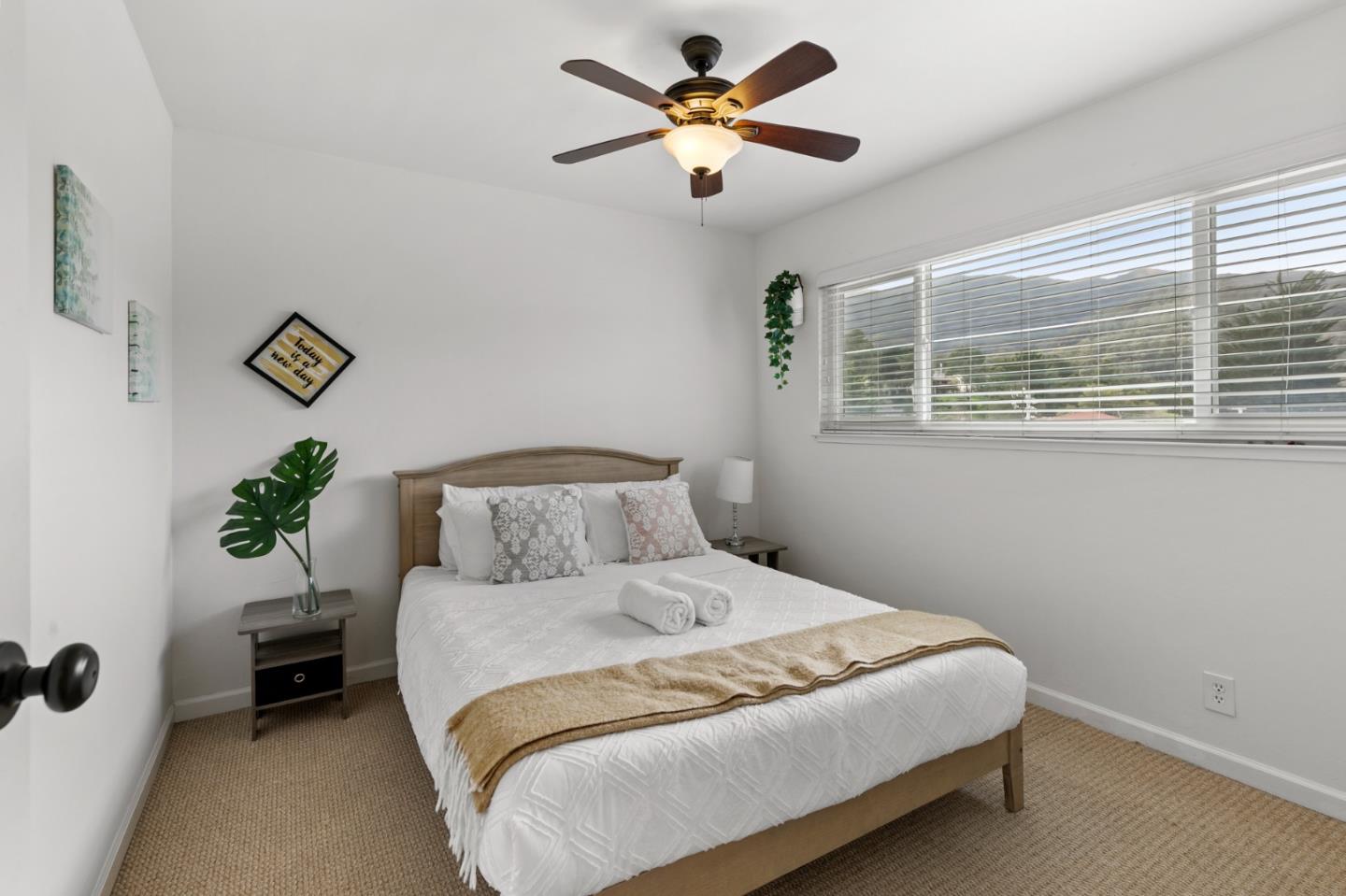 Detail Gallery Image 30 of 33 For 1 Sequoia Way, Pacifica,  CA 94044 - 4 Beds | 3 Baths